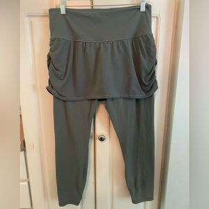 Athleta size large Elation 2 in 1 7/8 tight